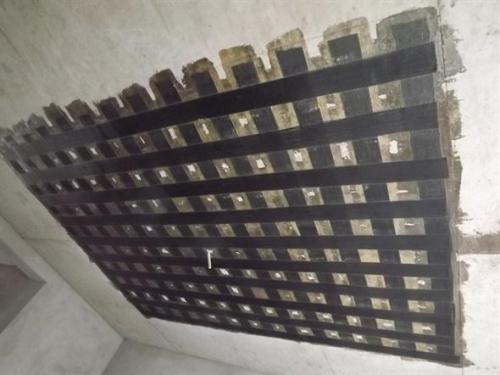 科尔沁右翼中楼板加固